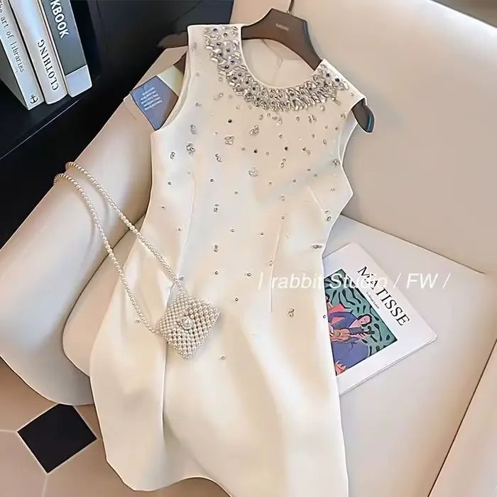 Robe d'été ornée de cristaux lourds 2025 | Mini