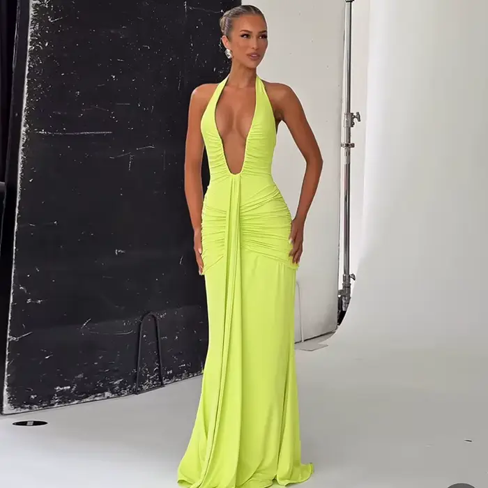Robe longue de luxe violette