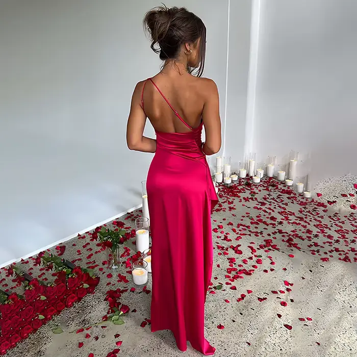 Robe longue en satin asymétrique sexy pour femme