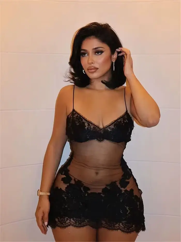 Robe transparente en dentelle ohmmayby pour femmes, silhouette gaine, décolleté audacieux, élégance printemps été