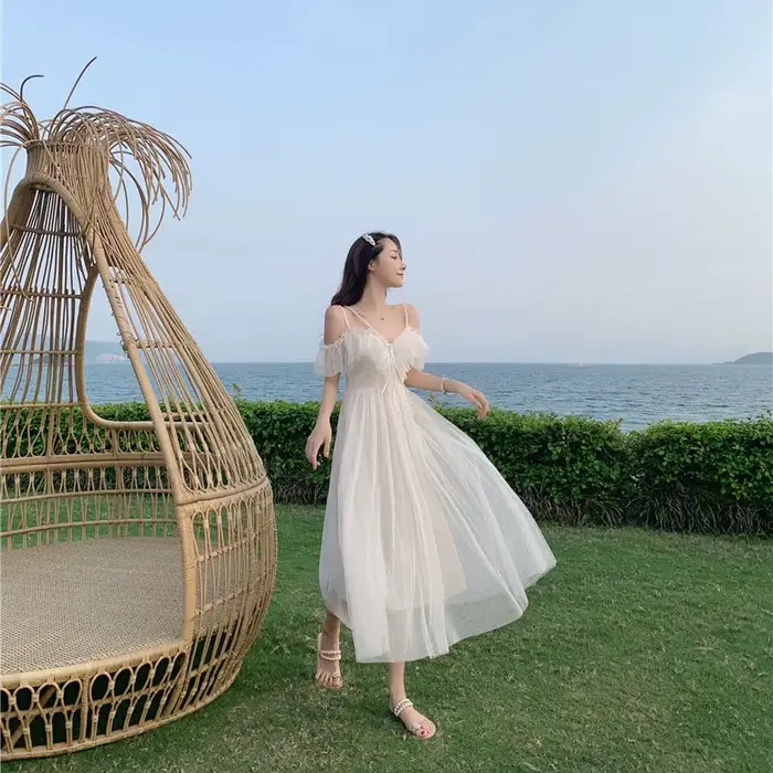 Robe d'été élégante en mousseline de soie et dentelle pour femme