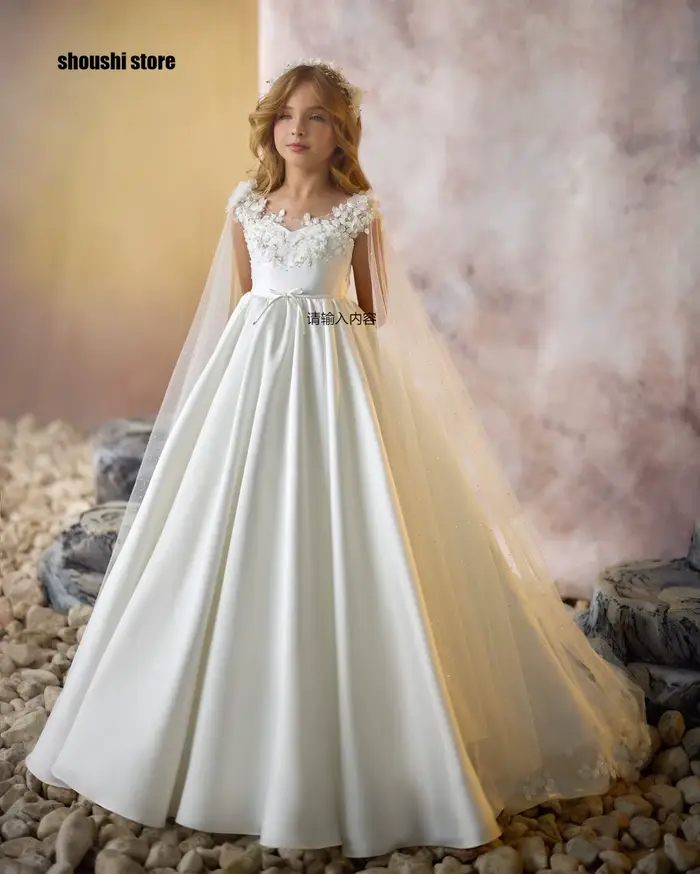 Robes de fille de fleur blanche élégante avec enveloppe personnalisée appliquée litière filles