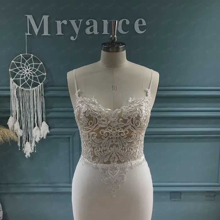 Robe de mariée exquise en polyester avec train de la cour pour femmes - Sirène / Trompette - Col en V - Dentelle et appliques - Luxe - Occasions spéciales