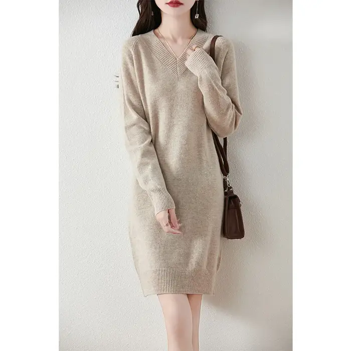 Robe pull à manches longues et col en V pour femme