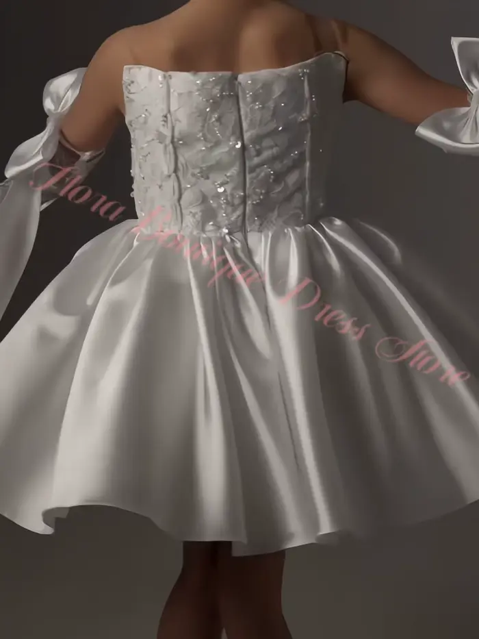 Magnifique robe courte de demoiselle d'honneur coupe trapèze