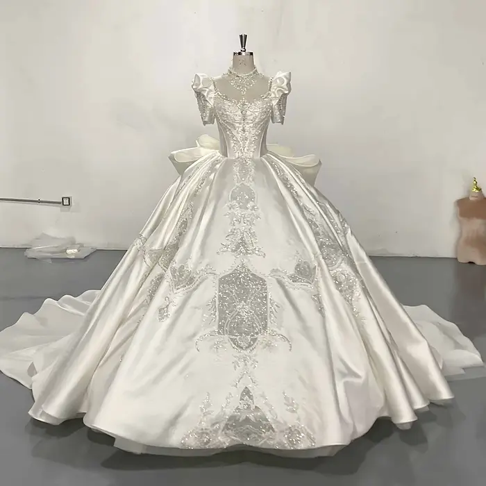 Robe de Mariée en Satin Exquise avec Dentelle, Perles et Cristal pour Femmes Occasions Spéciales