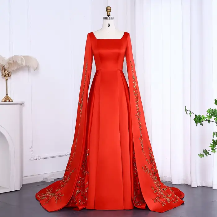 Sharon Said robe de soirée rouge Royal avec broderie florale dorée manches Cape fête de fiançailles