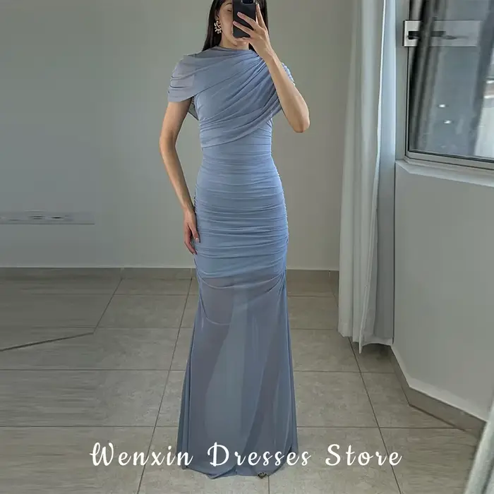Robe de soirée sirène élégante à col montant et fermeture éclair au dos