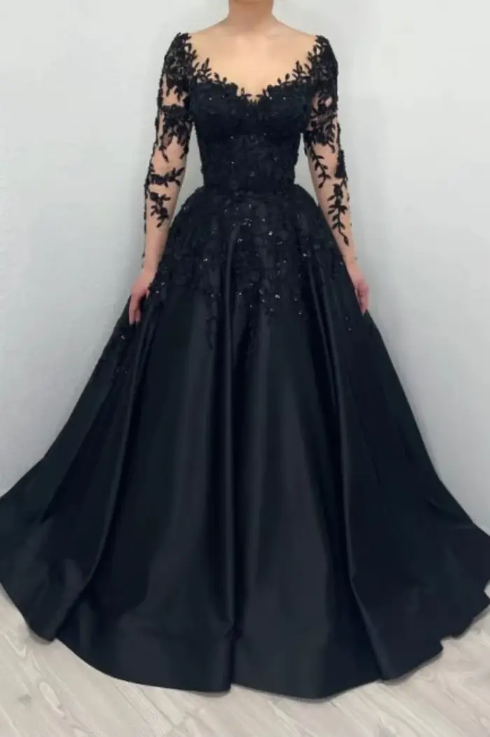 Robe de soirée en soie et viscose brodée personnalisée pour femmes pour bal et autres occasions spéciales