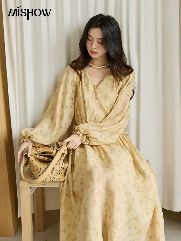 MISHOW jaune impression robe pour femme 2025 automne élégant dentelle lanterne manches taille mince longue
