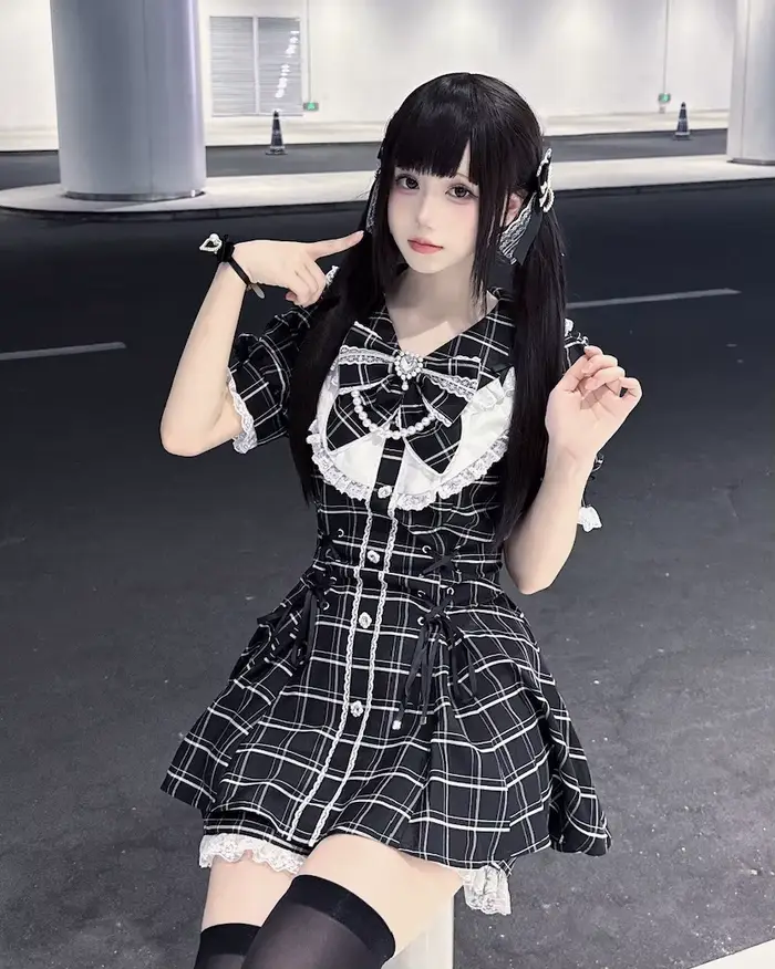 Robe chemise rétro grise à carreaux pour femme