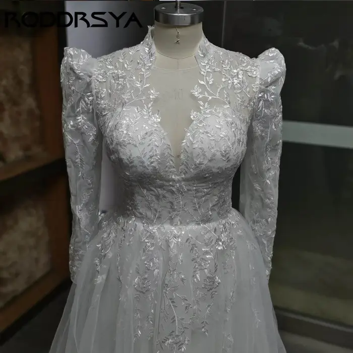 Robe de mariée bohème personnalisée à col rond pour patients