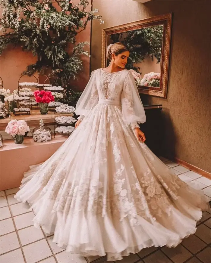Robes de mariée en dentelle ivoire pour la mariée