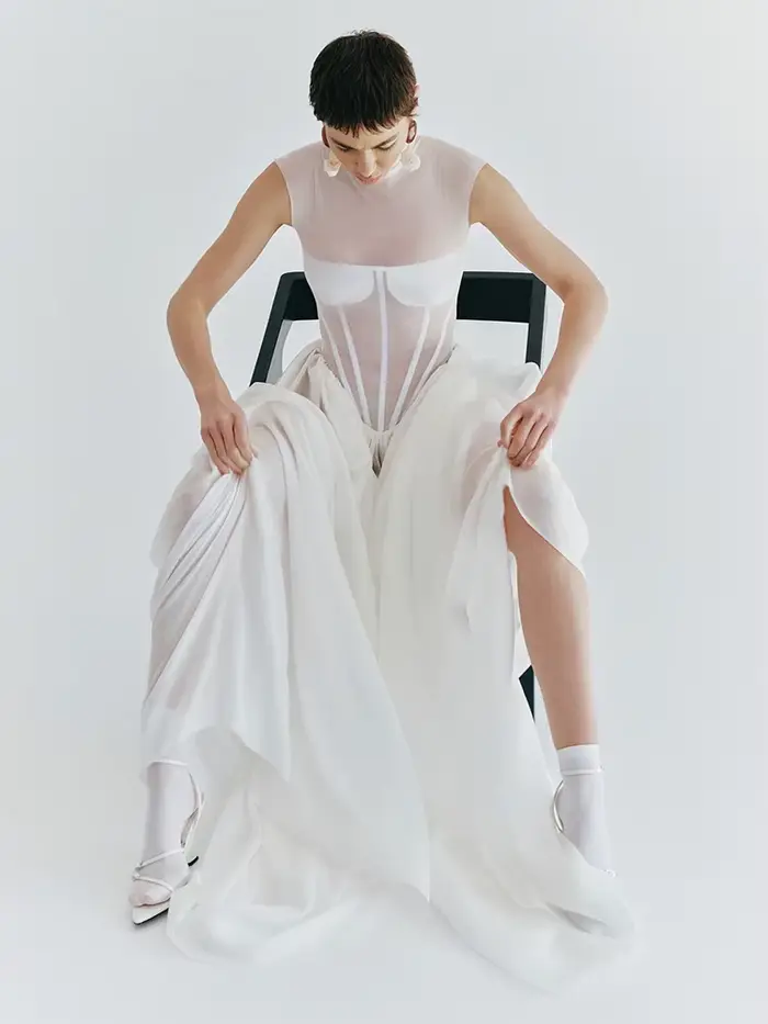 Robe d'illusion blanche transparente élégante avec jupe en tulle sans manches col roulé pour femmes occasions spéciales soirées de gala mariage