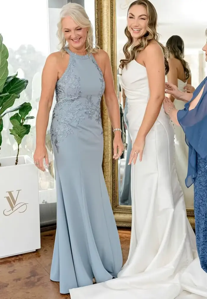 Robe mère de la mariée longue sirène col licou avec appliques en dentelle pour femmes occasions spéciales mousseline de soie sans manches