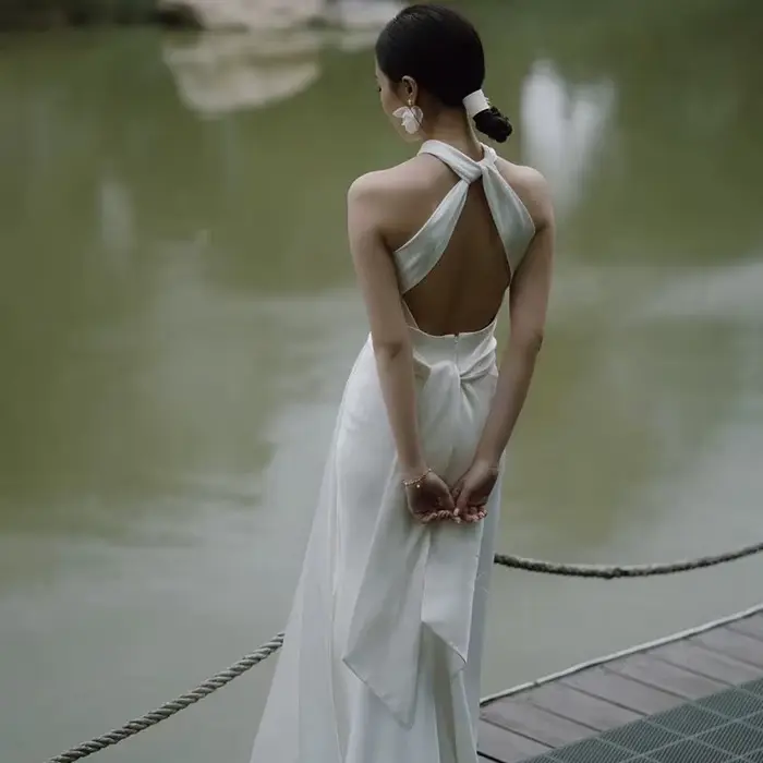 Robe de mariée en satin blanc simple pour femme