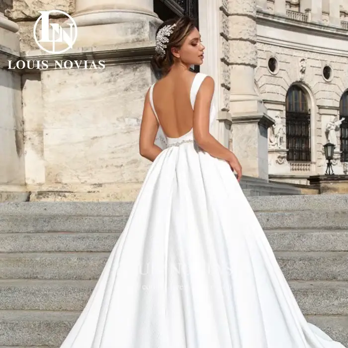 Robe de mariée Louis Novias en satin avec ceinture en cristal chic, col en V profond, dos nu, pour femmes occasions spéciales
