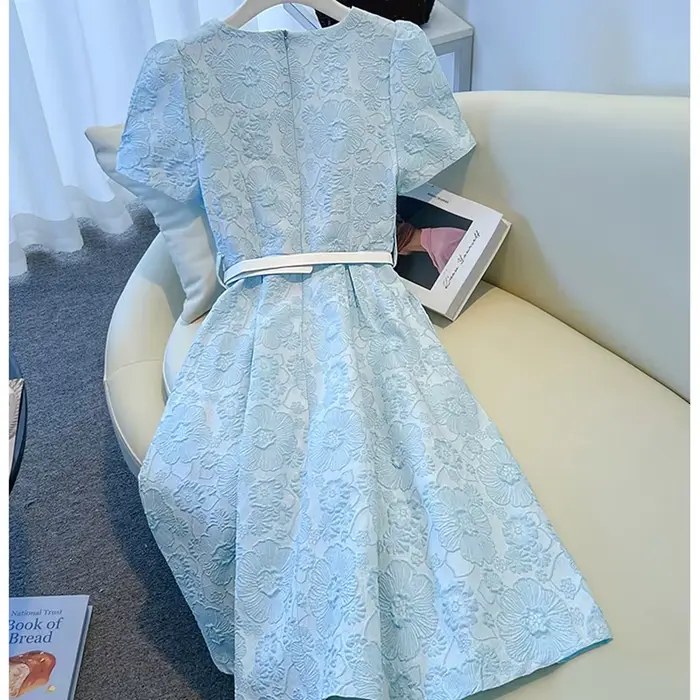 Robe Jacquard Bleue Femme Été 2026 Élégante Haut de Gamme Manches Courtes Mi-longue Soirée Col Carré Cadeau
