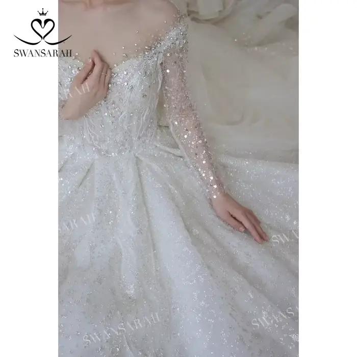 Robe de mariée à manches longues en cristal 2026