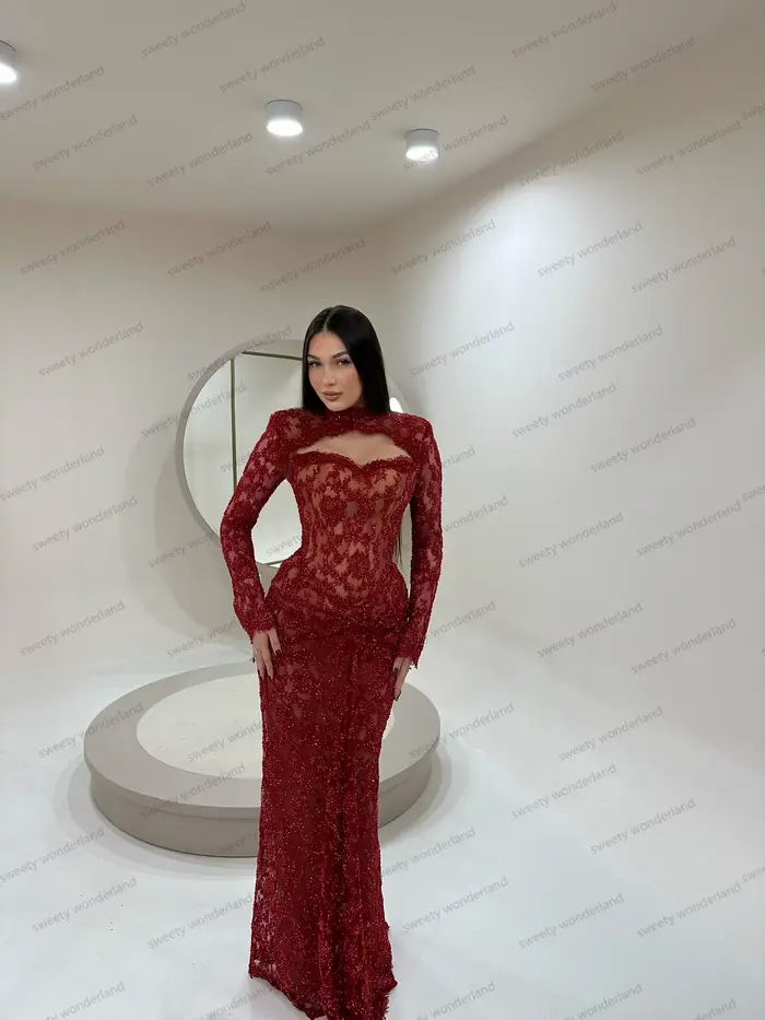 Robes de soirée rouge foncé en dentelle perlée plissée