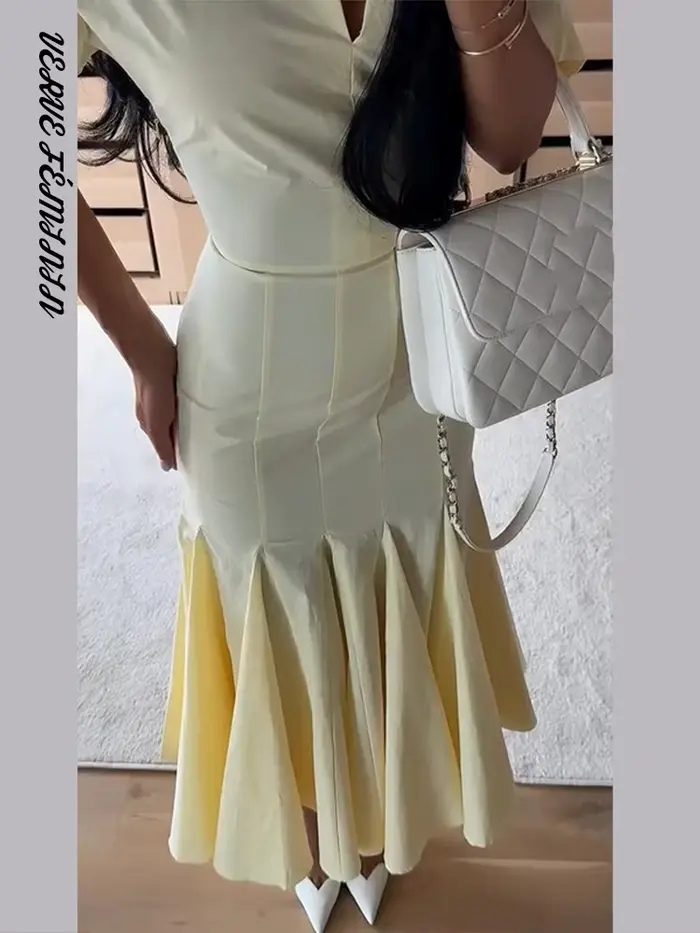 Robe longue moulante pour femmes, col en V, manches courtes, taille cintrée, effet amincissant, couleur unie, idéale pour soirées formelles et cérémonies