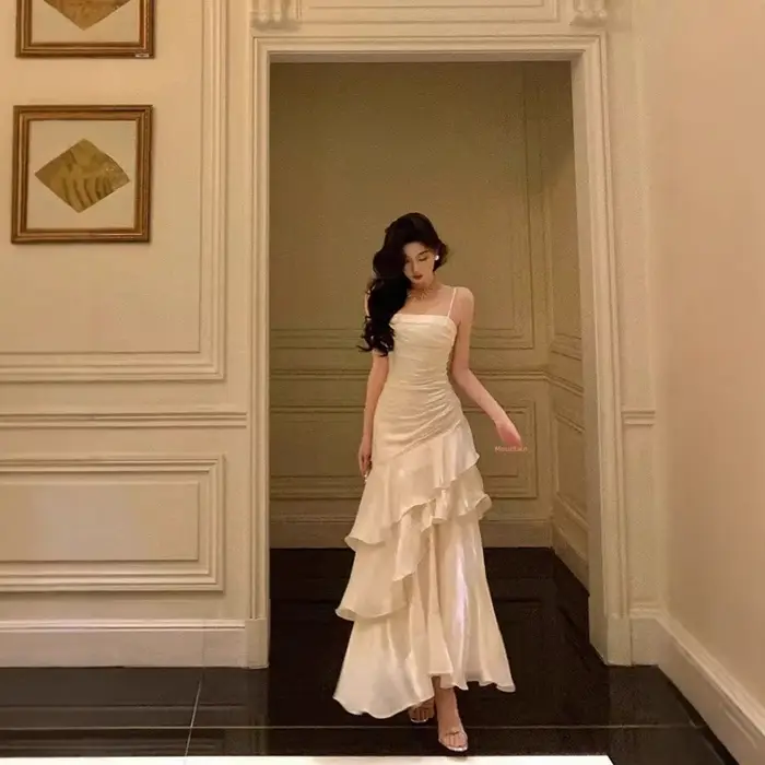 Robe de Soirée Élégante Camisole Sans Manches à Bretelles Coupe Sirène Taille Cintrée Volants Polyvalente Occasions Spéciales