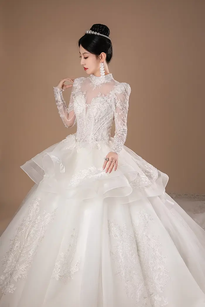 9439 personnalisé princesse robes De mariée col haut manches bouffantes Robe