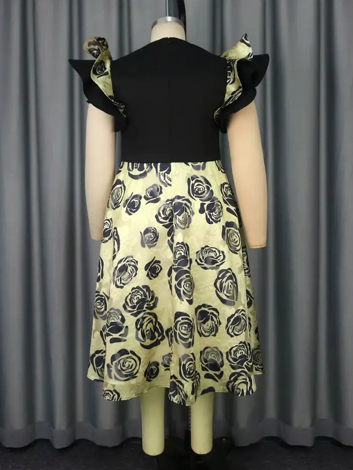 Robes trapèze en jacquard floral avec manches volantes