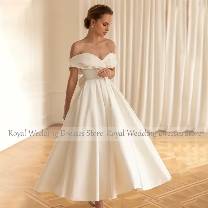 Robes de mariée mi-longues en Satin ivoire