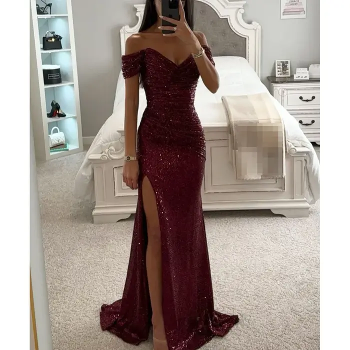 Robe longue noire élégante à une épaule