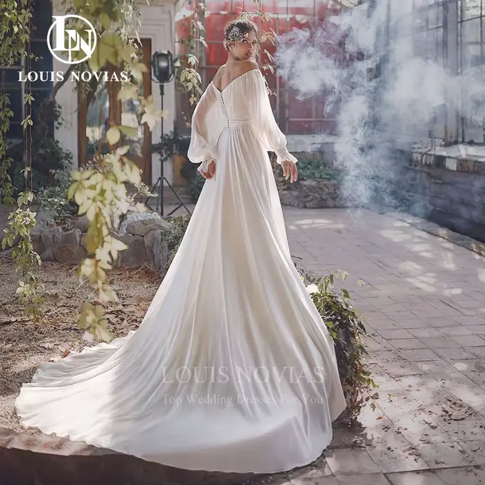 Robe de mariée A-Ligne en coton et polyester, avec manches longues lanternes et train de la cour pour femmes grandes tailles et futures mamans, idéale pour les mariages et événements spéciaux