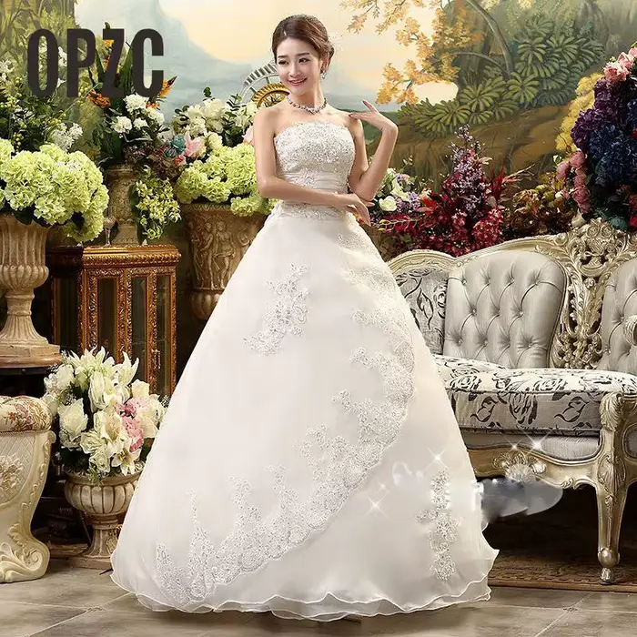 Robes de mariée en dentelle princesse personnalisées avec train