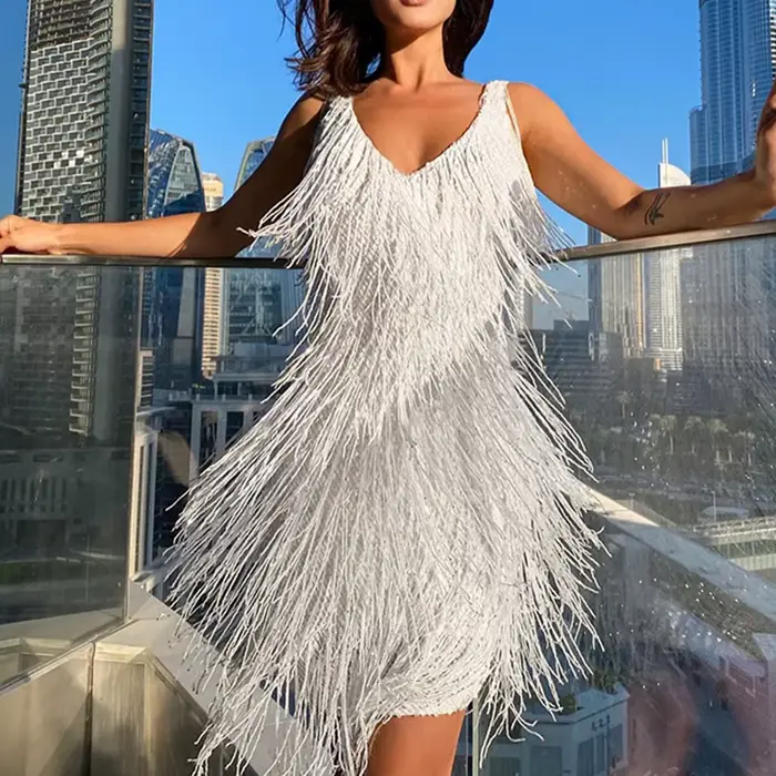 Robe à paillettes personnalisable pour femmes avec col en V et manches spaghetti, polyester, silhouette crayon, décoration en paillettes et pompons, pour soirées et événements