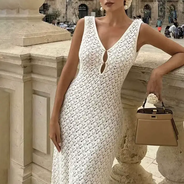 Robe de plage tricotée creuse