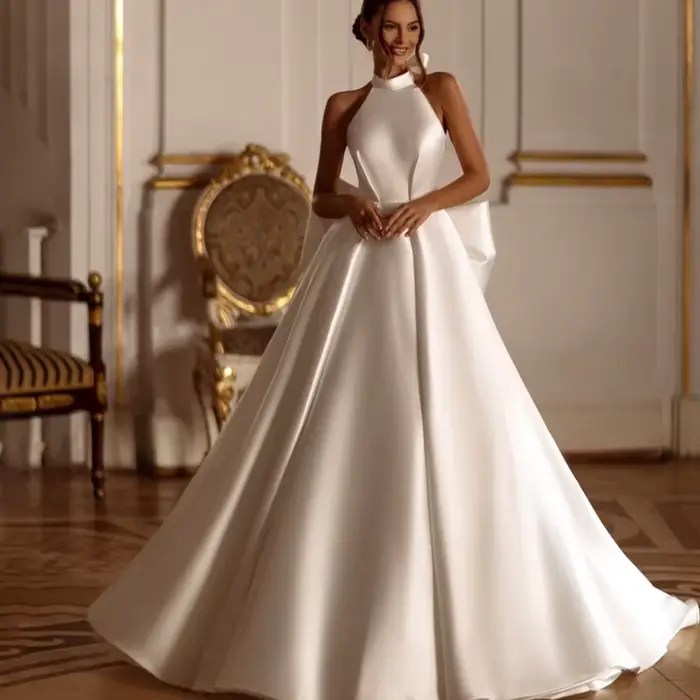 Robe de Mariée Satinée Col Licou Grand Nœud Dos Nu Train Chapelle Robe Princesse Luxe Minimaliste Taille Sur Mesure Longue Élégante Femme Cérémonie Mariage Occasion Spéciale