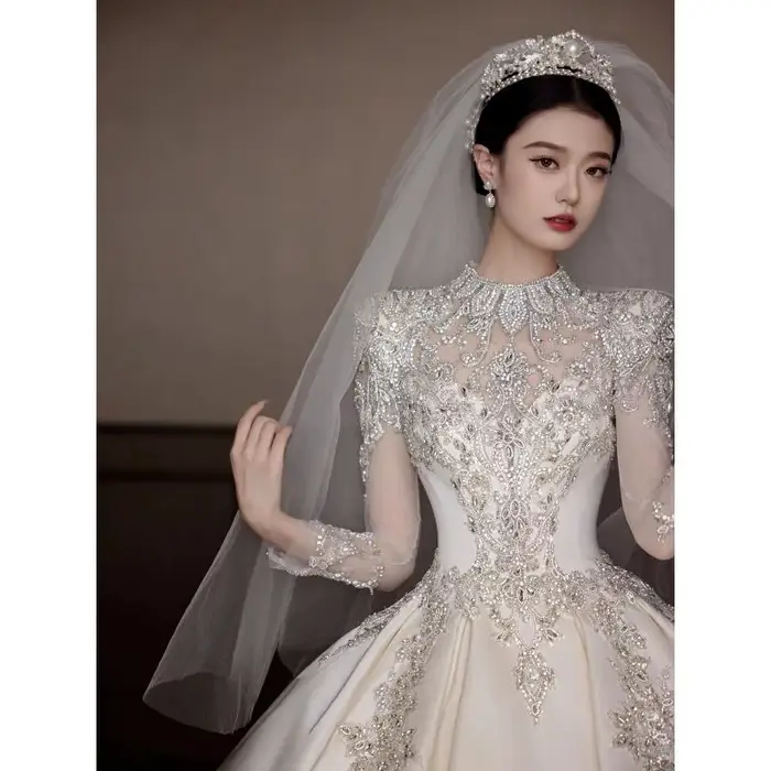 Robe de mariée Palace en Satin à manches longues