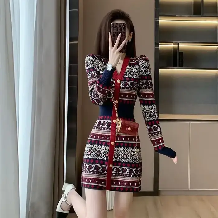 Robe courte en tricot à col en V pour femmes