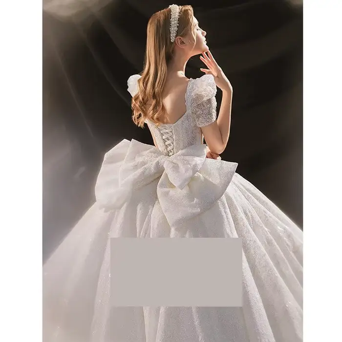 Nouvelle robe de mariée col carré élégante brodée ciel étoilé jupe