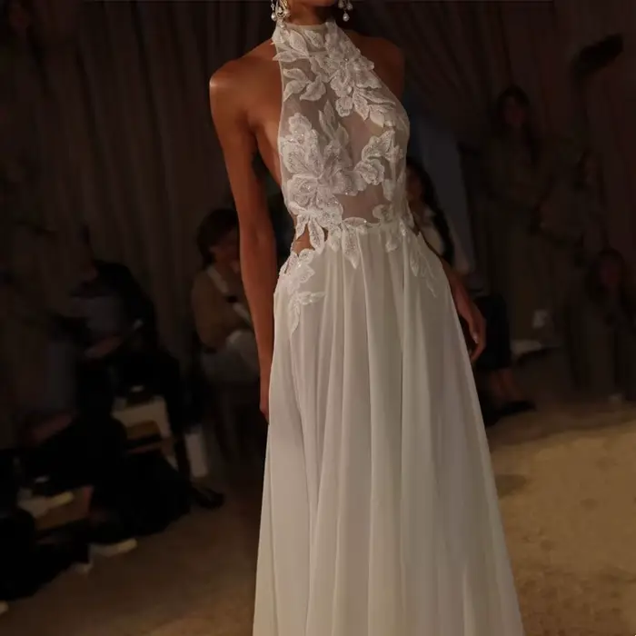 Robe de Mariée Blanche Moderne en Mousseline Ligne A avec Dentelle Sur Mesure pour Femme Simple Col Halter Plis