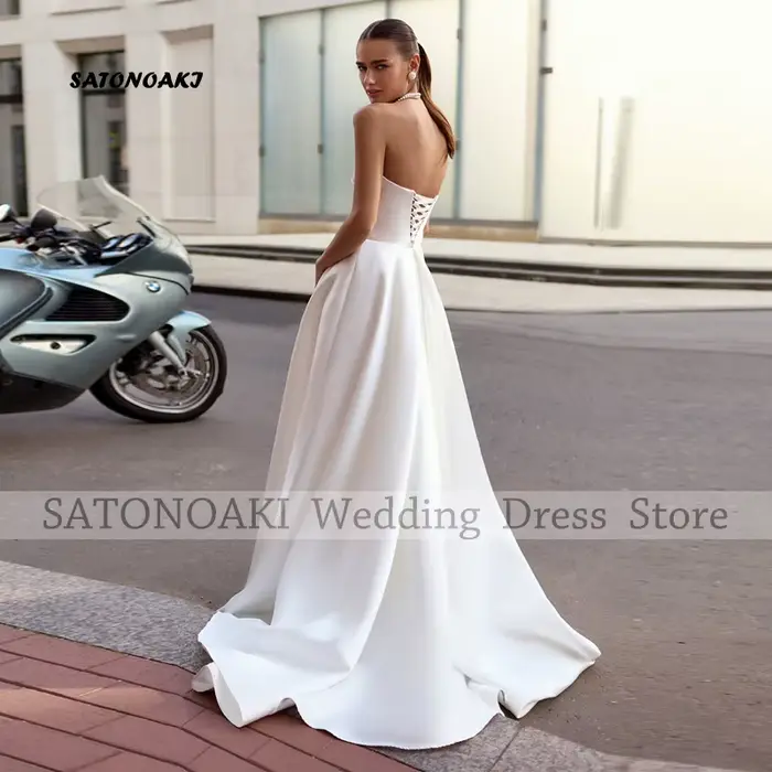 Robe de mariée en satin blanc personnalisée, élégante et fendue sur le côté pour femmes, idéale pour les mariages et autres cérémonies importantes