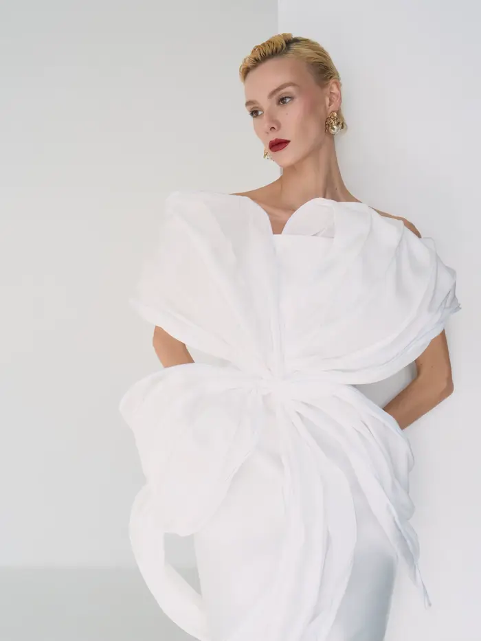 Robes de soirée élégantes blanches de haute couture avec décoration florale 3D, robes de fête pour femmes, plusieurs couleurs disponibles