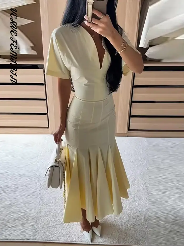 Robe longue moulante pour femmes, col en V, manches courtes, taille cintrée, effet amincissant, couleur unie, idéale pour soirées formelles et cérémonies