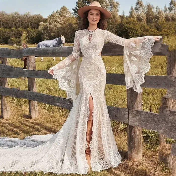 Robe de mariée sirène bohème personnalisée, col rond, manches longues cloche, entièrement en dentell