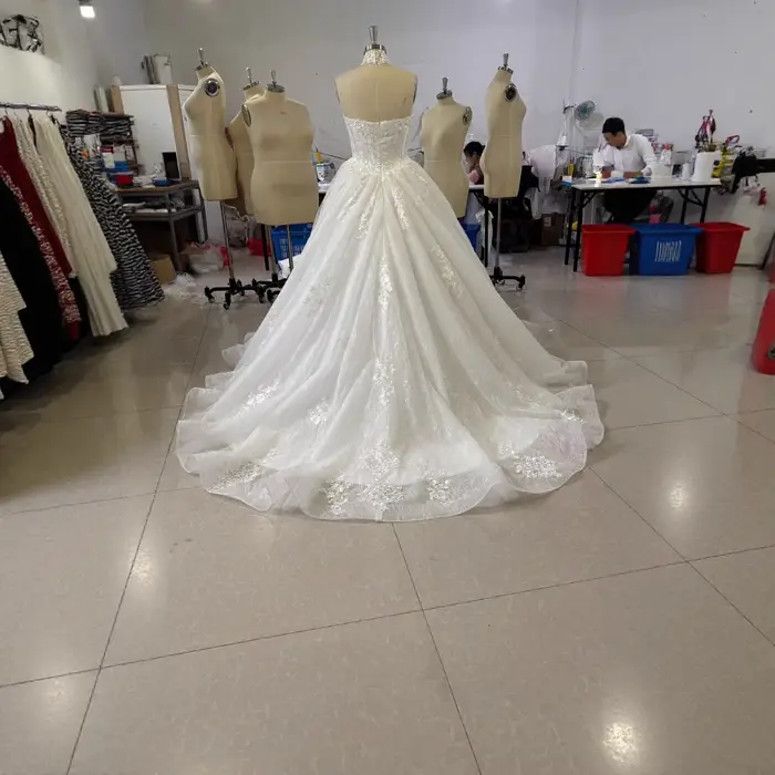 Robe de mariée de luxe personnalisée 2026 Dubaï Ivoire Nouvelle