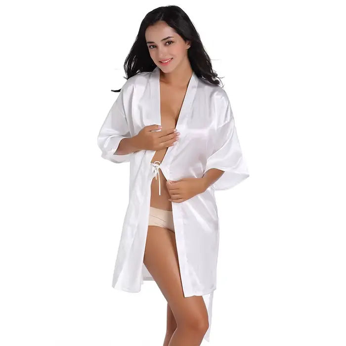 Robe courte en satin soyeux pur pour femmes