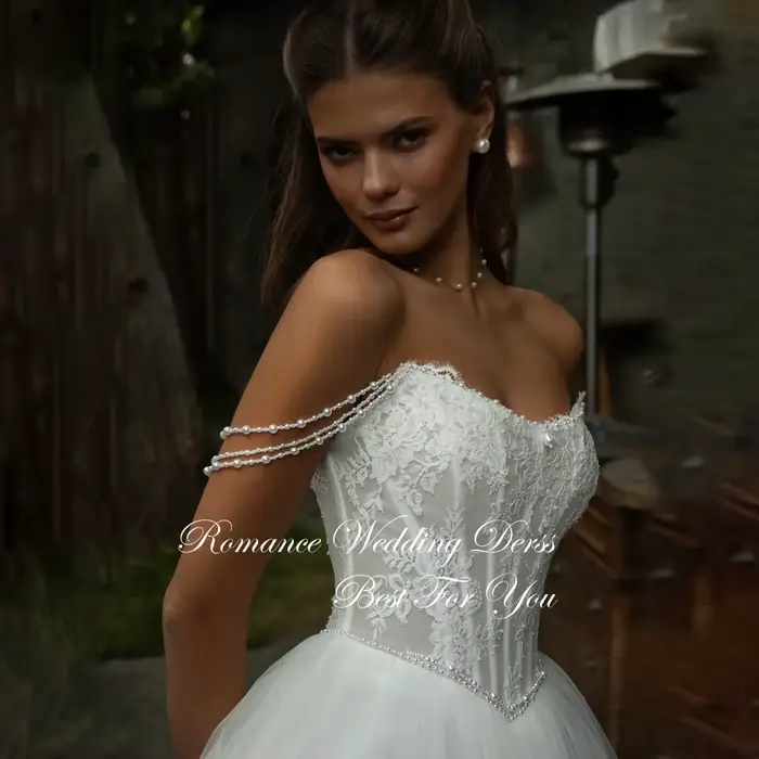 Robe De mariée trapèze moderne en dentelle plissée