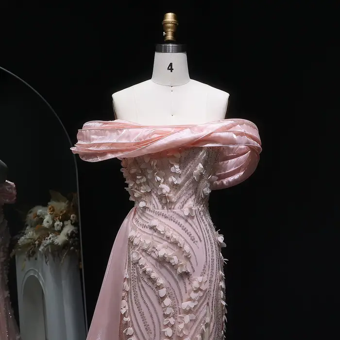 Robe de soirée rose Sharon Said Dubai à épaules dénudées avec appliques florales 3D شارون سعيد