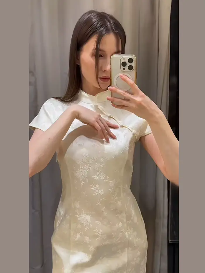 Nouvelle Robe de Soirée Femme Mini Moulante à Col Mandarin et Manches Courtes
