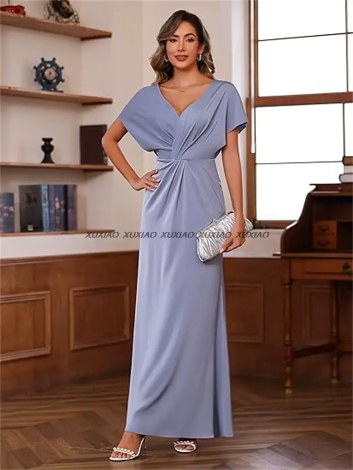 Robe de mère de la mariée en satin brillant avec soutien-gorge intégré pour cérémonies de mariage et événements élégants