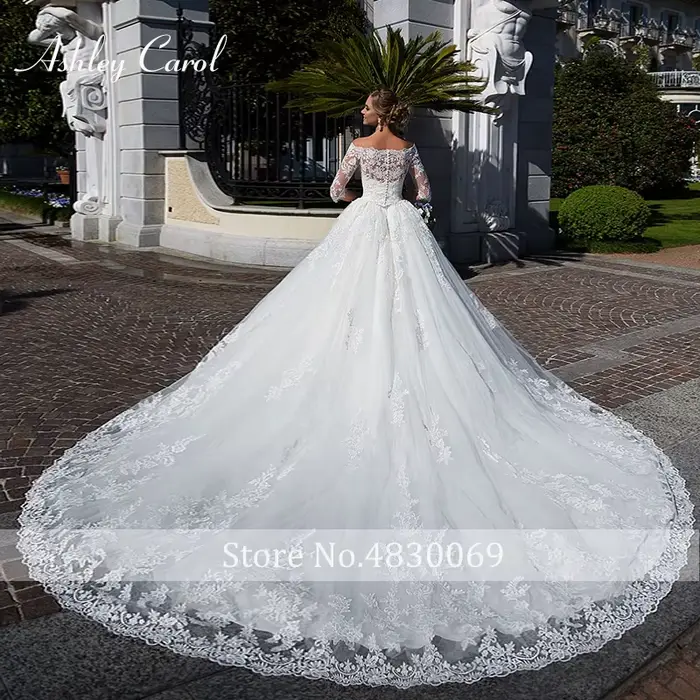 Robe de bal Ashley Carol col bateau avec veste luxe train de chapelle princesses mariées occasions spéciales